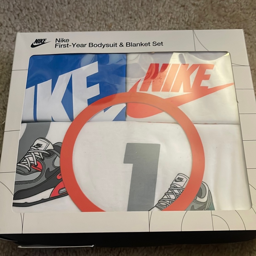 Nike first year bodysuit and blanket setb